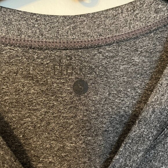 Sleeveless workout Tank - Picture 3 of 3